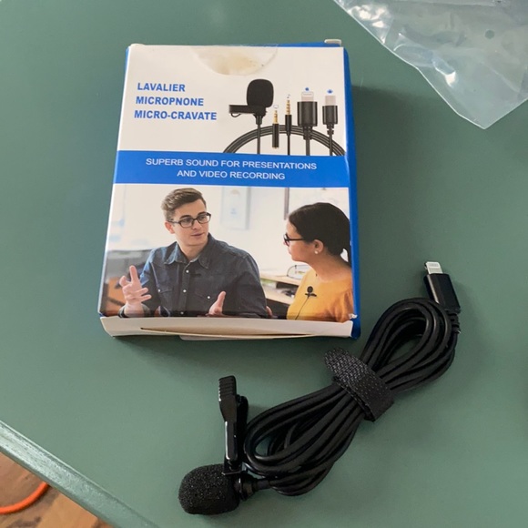 Lavalier Clip On Microphone For Iphones - Picture 1 of 4